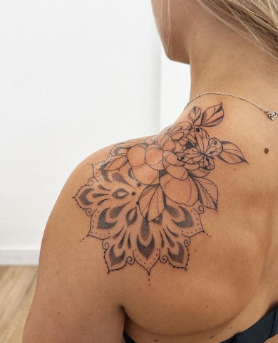 101 Classy Shoulder Tattoos For Females That You Should Definitely Try - Psycho Tats